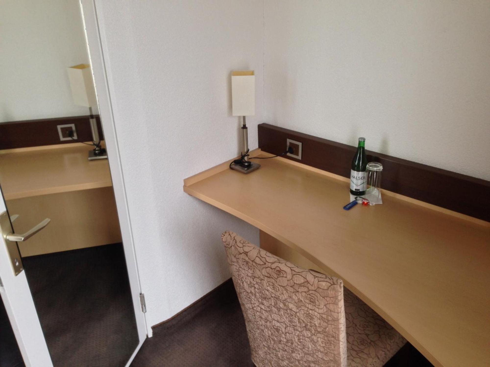 Hotel Zum Goldenen Kreuz Фрауенфелд Стая снимка