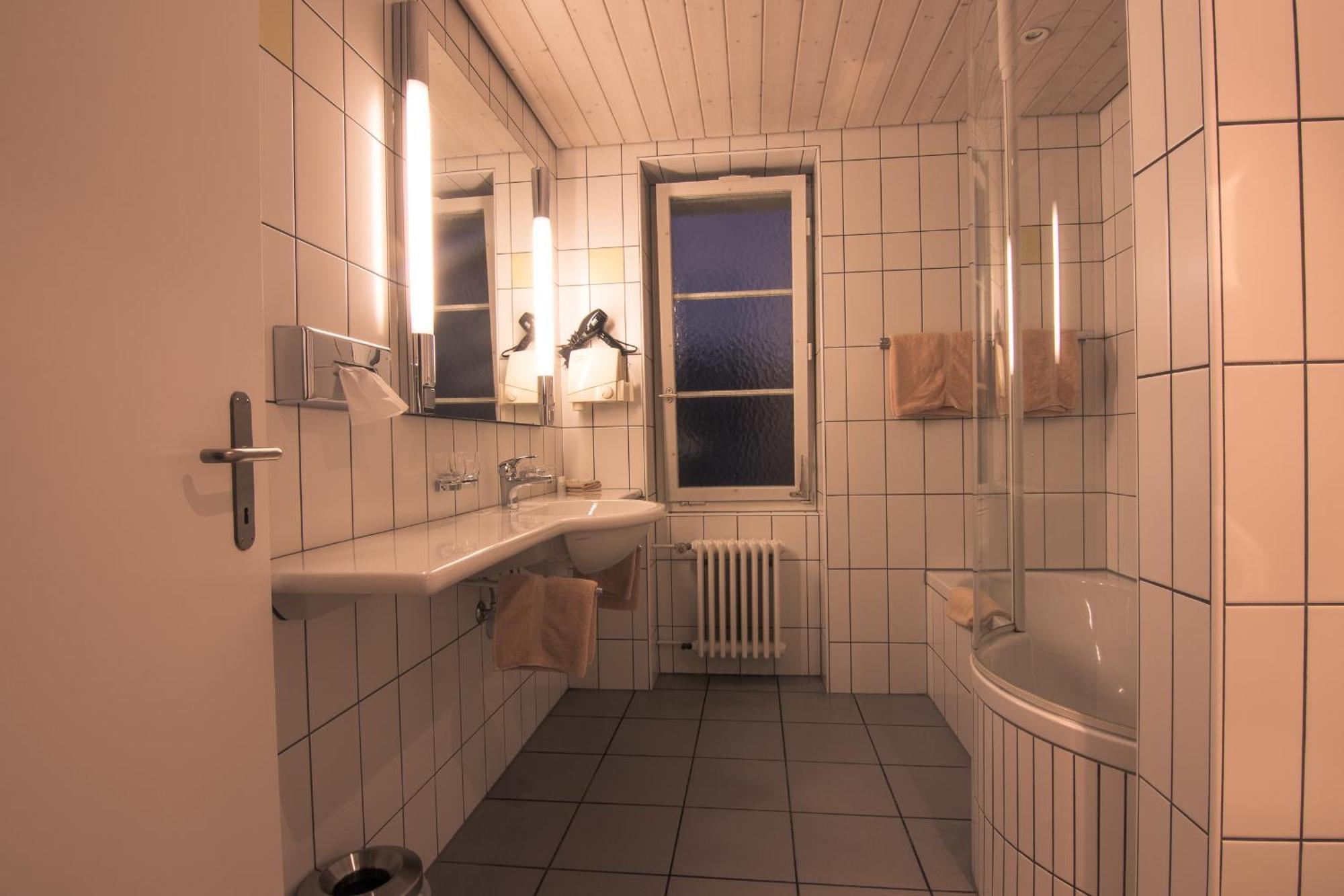 Hotel Zum Goldenen Kreuz Фрауенфелд Екстериор снимка